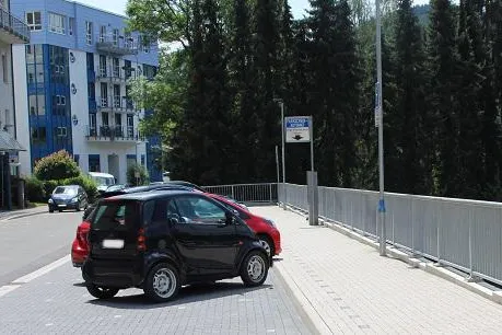 Neue Parkplätze an der Stadtklinik Werdohl fertiggestellt Bild: Neue Parkplätze an der Stadtklinik Werdohl fertiggestellt