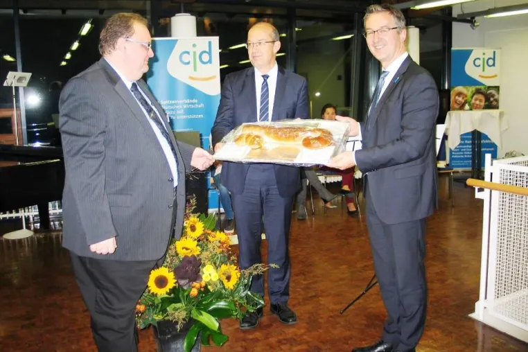 Eröffnungsfeier des CJD Bonn Godesberg und Eröffnung der Ausstellung "Gesicht zeigen!" Bild: Eröffnungsfeier des CJD Bonn Godesberg und Eröffnung der Ausstellung "Gesicht zeigen!"