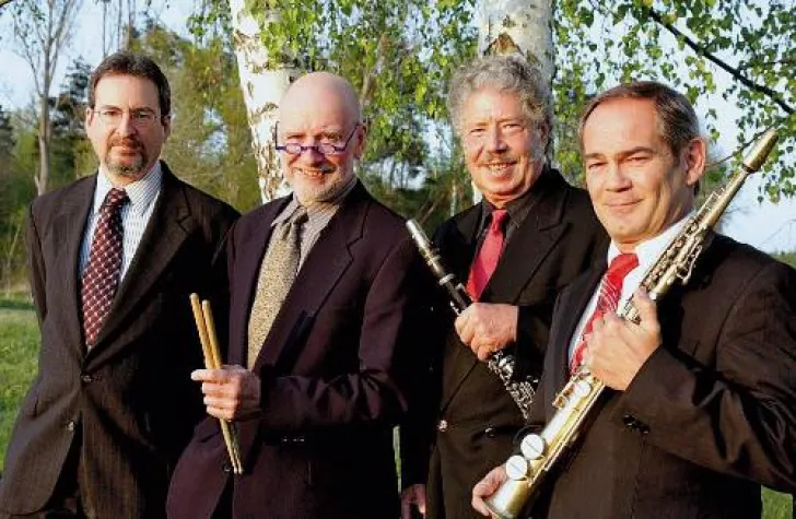 Bild: Jazz-Trio mit vier Musikern