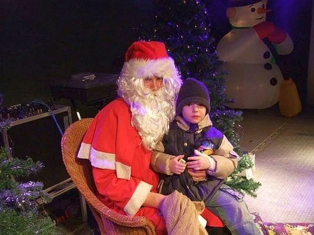Weihnachtsprogramm 2011 auf der Showtruck-Bühne