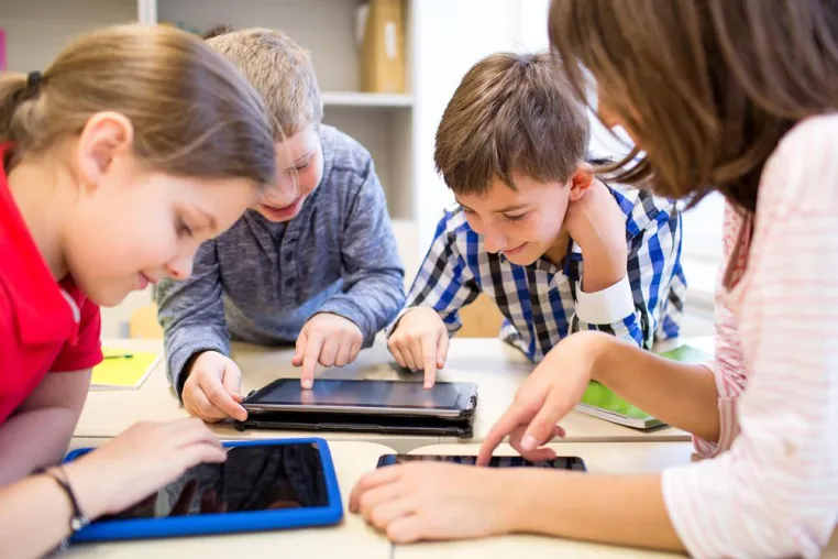 IT-Manager sind sich einig: Schlechte WLAN-Qualität steht Bildung im Weg Bild: IT-Manager sind sich einig: Schlechte WLAN-Qualität steht Bildung im Weg