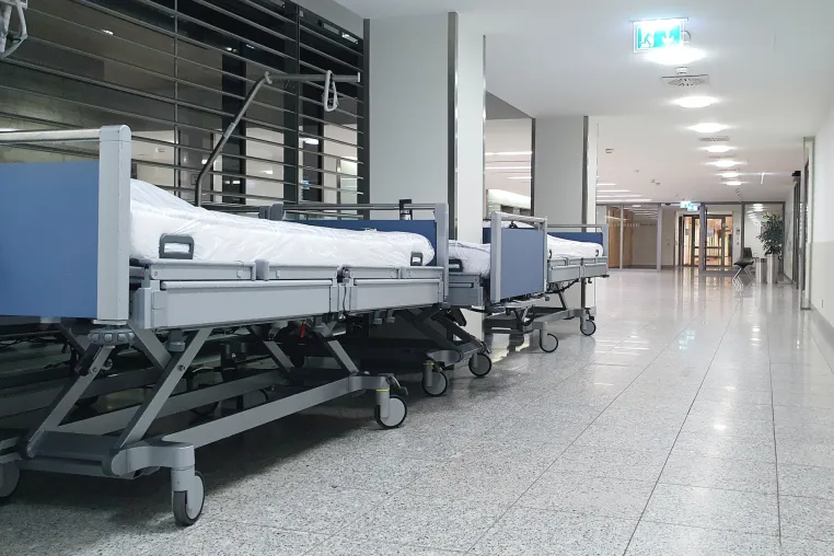 Bild: Vielen psychiatrischen Kliniken drohen ab 2024 hohe Strafzahlungen