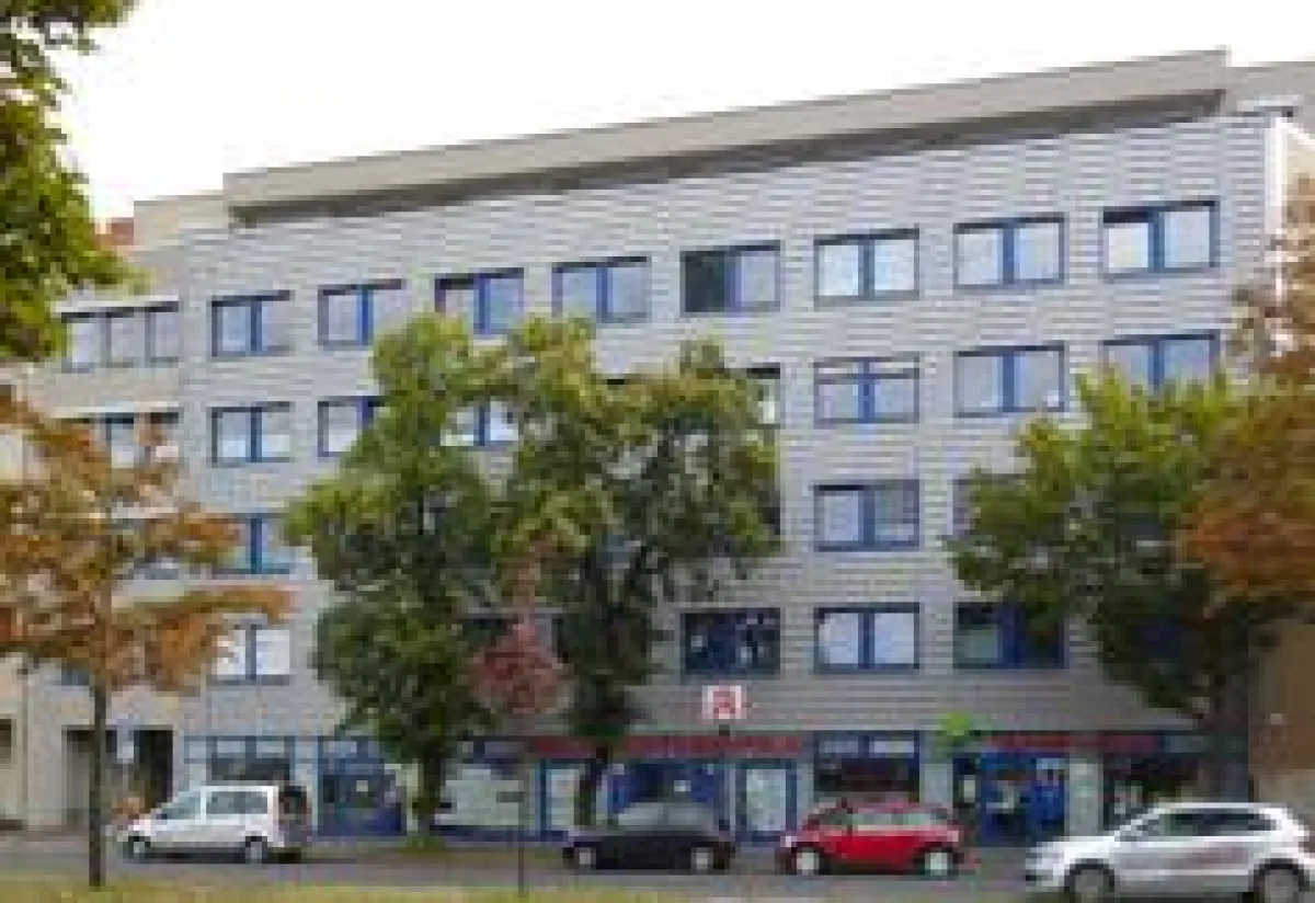 Das moderne, vollvermietete Ärztehaus in der Residenzstraße 95-96 in Berlin-Reinickendorf