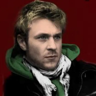 Bild: GZSZ-Schauspieler wird neuer Sänger bei YeoMen / A-Cappella-Punks YeoMen stellen neuen Bass Jonas Harder vor