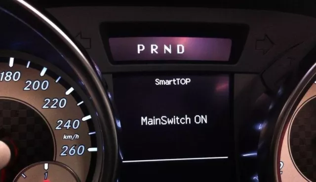 Bild: Verdecksteuerung für SLK R172, E-Klasse Cabrio und Peugeot 308 CC jetzt über Fahrzeugdisplay programmierbar