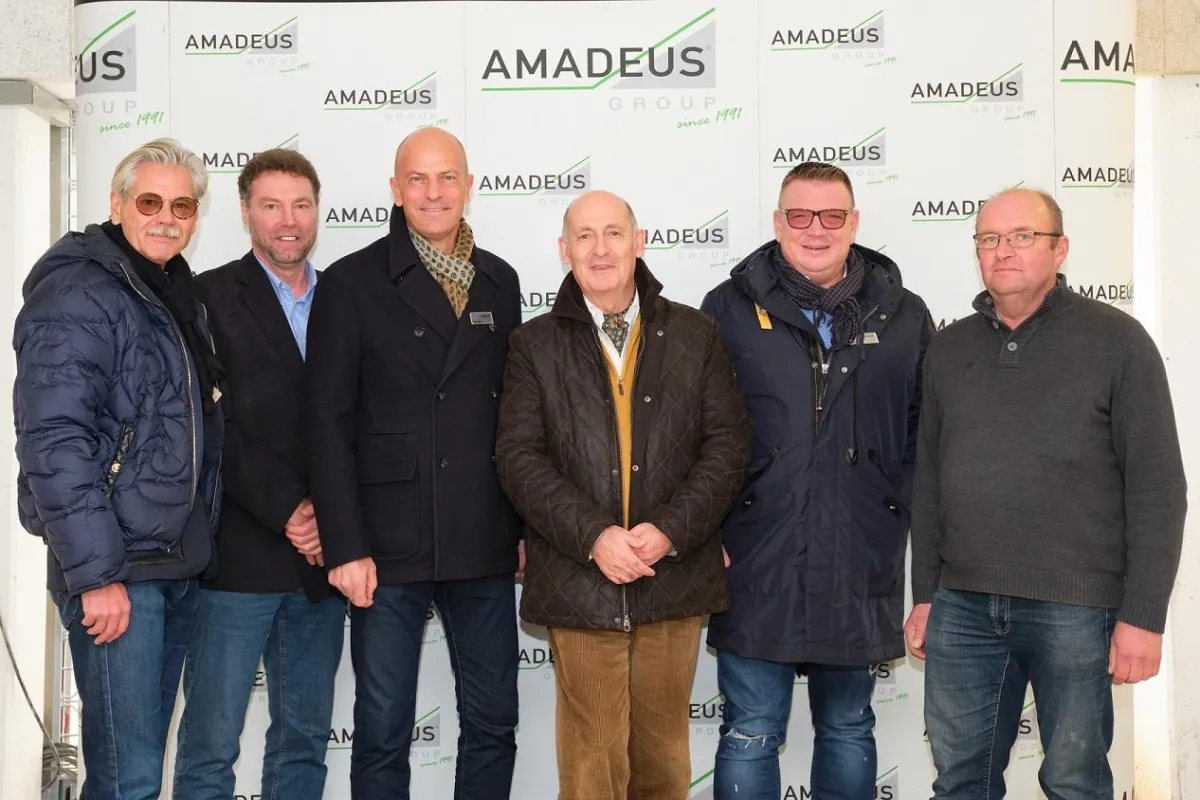 Die AMADEUS Group beim Richtfest.