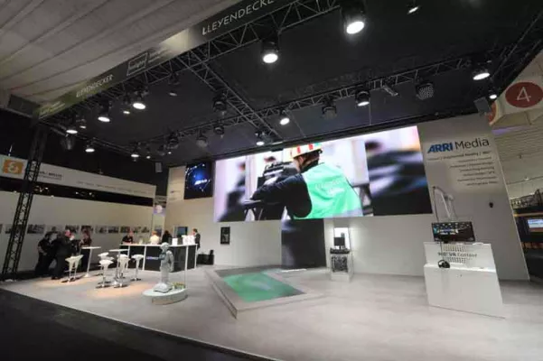 Bild: LLEYENDECKER präsentierte Möglichkeiten aktueller Bühnenkinetik auf Best of Events 2017 in Dortmund