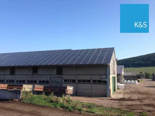 Wiederkehrende Prüfung von PV-Anlagen auf landwirtschaftlichen Gebäuden Bild: Wiederkehrende Prüfung von PV-Anlagen auf landwirtschaftlichen Gebäuden