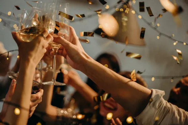 Bild: Die neuesten Trends bei Partydekorationen: Was ist in dieser Saison angesagt?
