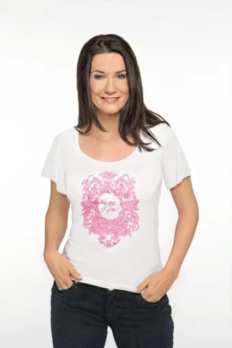 Bild: Mariella Ahrens designt Charity-T-Shirt zugunsten von pflegebedürftigen Menschen