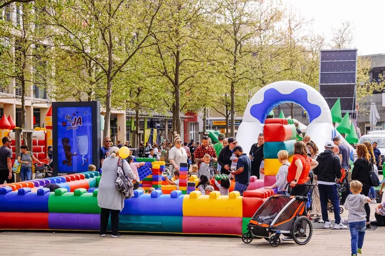 Bild: Kunterbunter Kindersamstag 2025 in der Wolfsburger Innenstadt