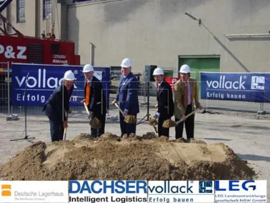 Bild: Erster Spatenstich für ‚Dachser Warehouse’ im Heerdter Hafen – 15 neue Arbeitsplätze sollen in 2007 entstehen
