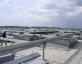 Sonnenschutz und Lichtlenkung am Äquator Bild: Sonnenschutz und Lichtlenkung am Äquator