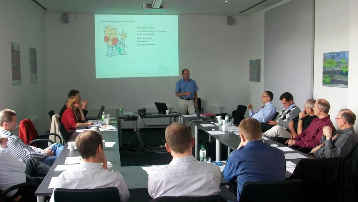 Welche neuen Möglichkeiten gibt es für Unternehmen im Umgang mit Schuldnern? Diese Frage diskutierten Kreditmanager verschiedener Branchen Ende Mai auf dem 4. Roundtable für Debitorenmanagement bei de