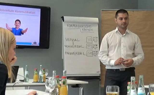 Studybees lockt Studenten mit außeruniversitärem Angebot Bild: Studybees lockt Studenten mit außeruniversitärem Angebot