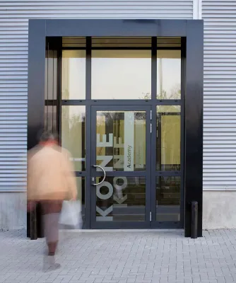 Bild: Grundlagenseminar zur Planung von Aufzügen: Glas, Brandschutz, Barrierefreiheit