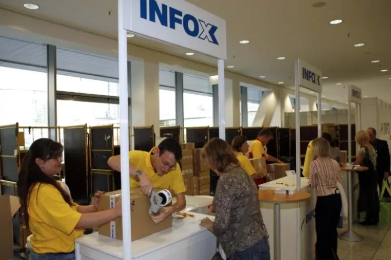 Unbeschwert unterwegs in Berlin: Infox bietet Paketversand für Messebesucher auf der ITB 2007 Bild: Unbeschwert unterwegs in Berlin: Infox bietet Paketversand für Messebesucher auf der ITB 2007