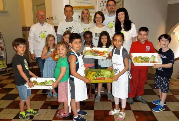 Bild: „Gesundes Schulfrühstück“ von den fränkischen Hotels der Marken Mercure, Novotel und ibis