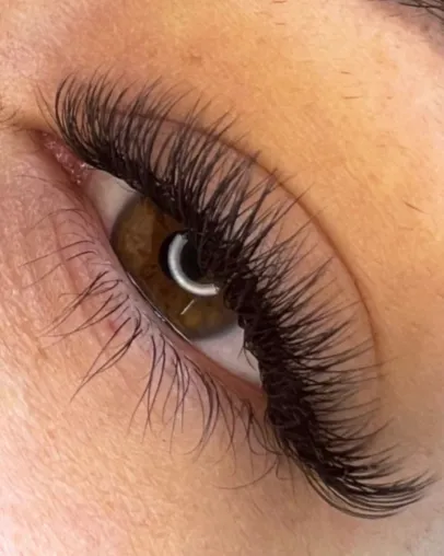 Bild: Wimpernverlängerung in Graz: Sarah Krasnic setzt auf persönliche Beratung und individuelle Lash Looks