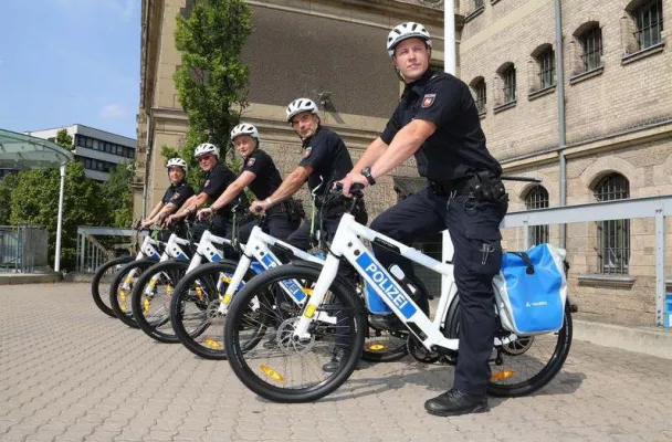Bild: Die e-motion Gruppe stattet Polizei Hannover mit einer e-Bike Flotte aus