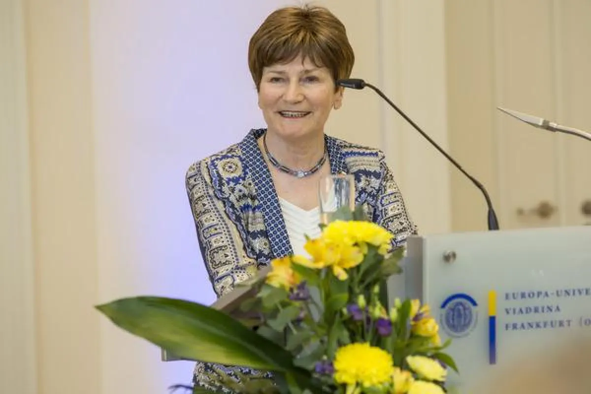 Prof. Dr. Anna Wolff-Poweska bei der Preisverleihung in der Europa-Universität Viadrina, Frankfurt/Oder (Foto: Heide Fest)