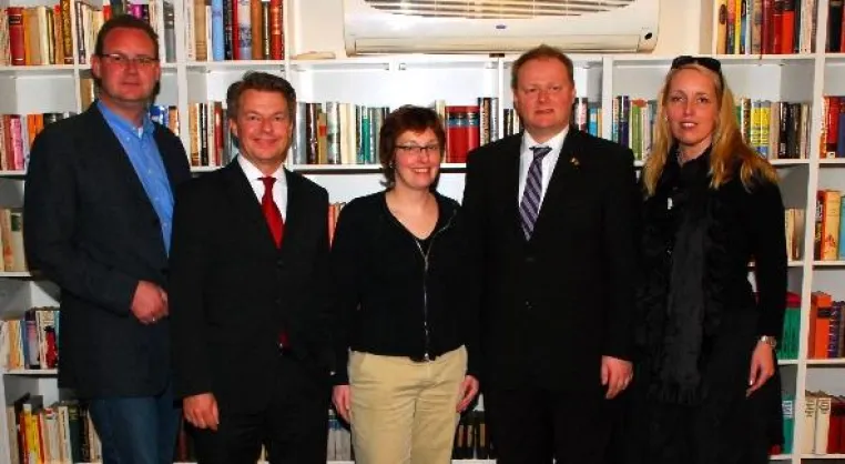 "Reales Fest“ einer „virtuellen Gruppe“: Der erste Rotary E-Club Deutschlands feiert seine Gründung Bild: "Reales Fest“ einer „virtuellen Gruppe“: Der erste Rotary E-Club Deutschlands feiert seine Gründung