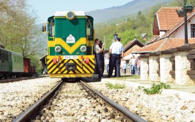 Bild: Sargan 8 - auf der Schmalspurbahn durch das westserbische Gebirge