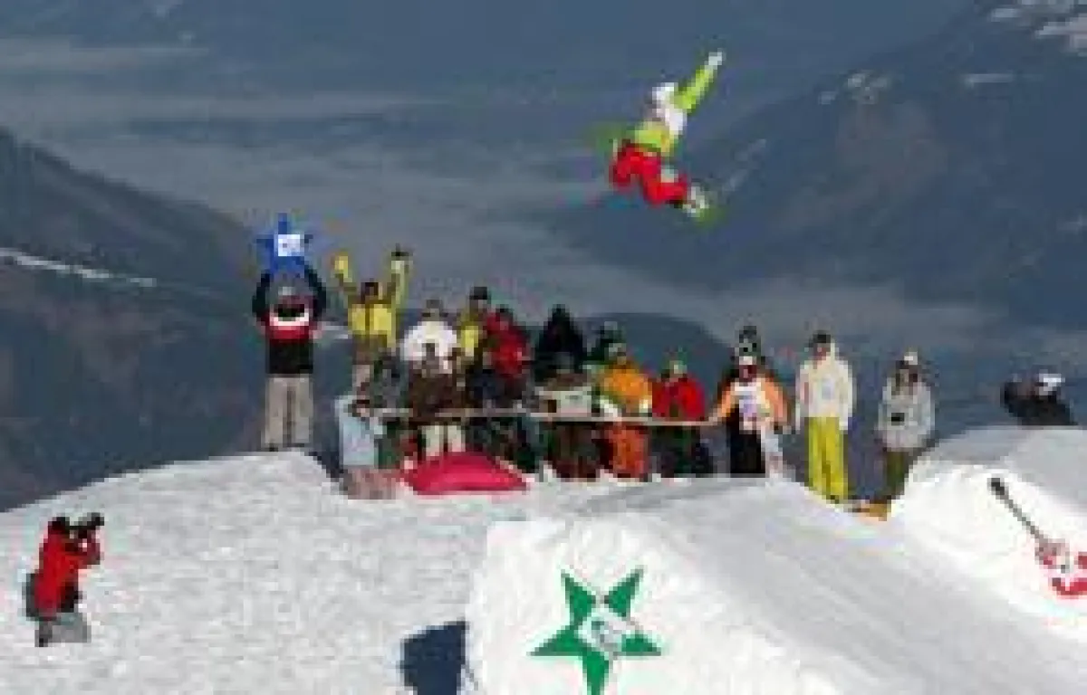 Beliebte Station der 'Ticket To Ride Women's World Snowboard Tour': die Roxy Chicken Jam
