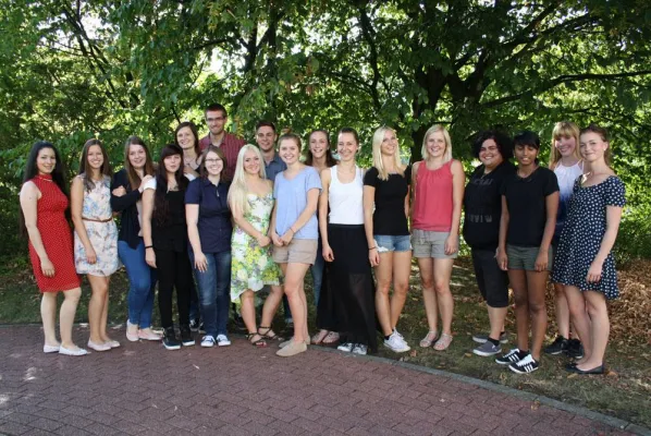 MTA-Kurs besteht Examen mit exzellenten Noten Bild: MTA-Kurs besteht Examen mit exzellenten Noten