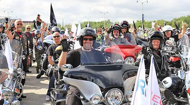 Bild: Zum 115-jährigen Harley-Davidson Jubiläum nach Prag: Reuthers präsentiert Motorrad-Rundreisen zur Feier