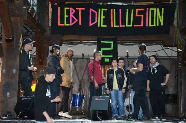 Pop to Go Hamburg präsentiert Workshopergebnisse und das Programm 2016 am 15.12.2015 im Knust Bild: Pop to Go Hamburg präsentiert Workshopergebnisse und das Programm 2016 am 15.12.2015 im Knust