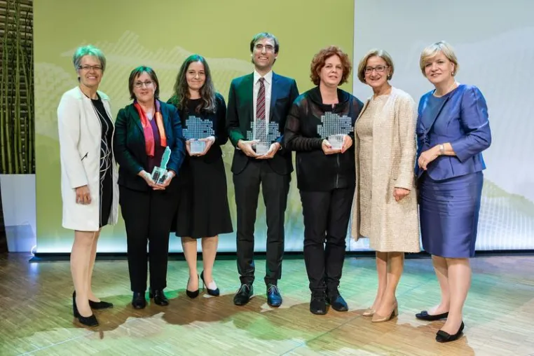 Anerkennungspreis für Wissenschaft des Landes Niederösterreich an IT-Forscher der FH St. Pölten Bild: Anerkennungspreis für Wissenschaft des Landes Niederösterreich an IT-Forscher der FH St. Pölten