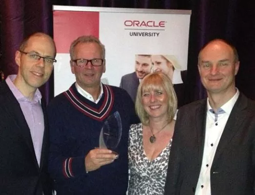 Bild: the campus GmbH erhält Auszeichnung von Oracle