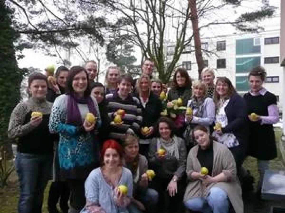 Die frischgebackenen Praxisanleiter mit ihrer Kursleiterein Andrea Rose