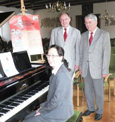 Bild: Vereinigte Volksbank und VR-Stiftung sind letzter Großsponsor des Johannes-Brahms-Chorfestival