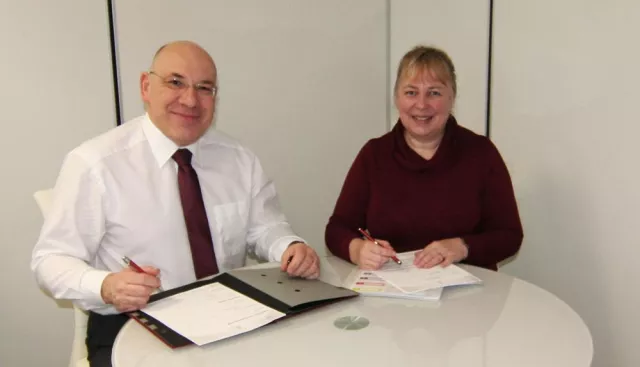 EU Maklernorm DIN EN 15733 - erster zertifizierter Immobilienmakler im Kreis Kleve Bild: EU Maklernorm DIN EN 15733 - erster zertifizierter Immobilienmakler im Kreis Kleve