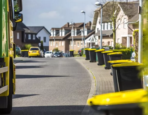 Bild: Gelbe Säcke und Tonnen. Trennen – aber richtig!