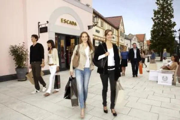 Bild: Sonntagsshopping im Designer Outlet Berlin inklusive Fahrvergnügen mit dem neuen Fiat 500L