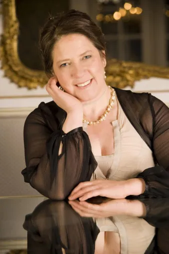 Bild: Kathy Kelly mit Chor Divertimento in Altenkirchen