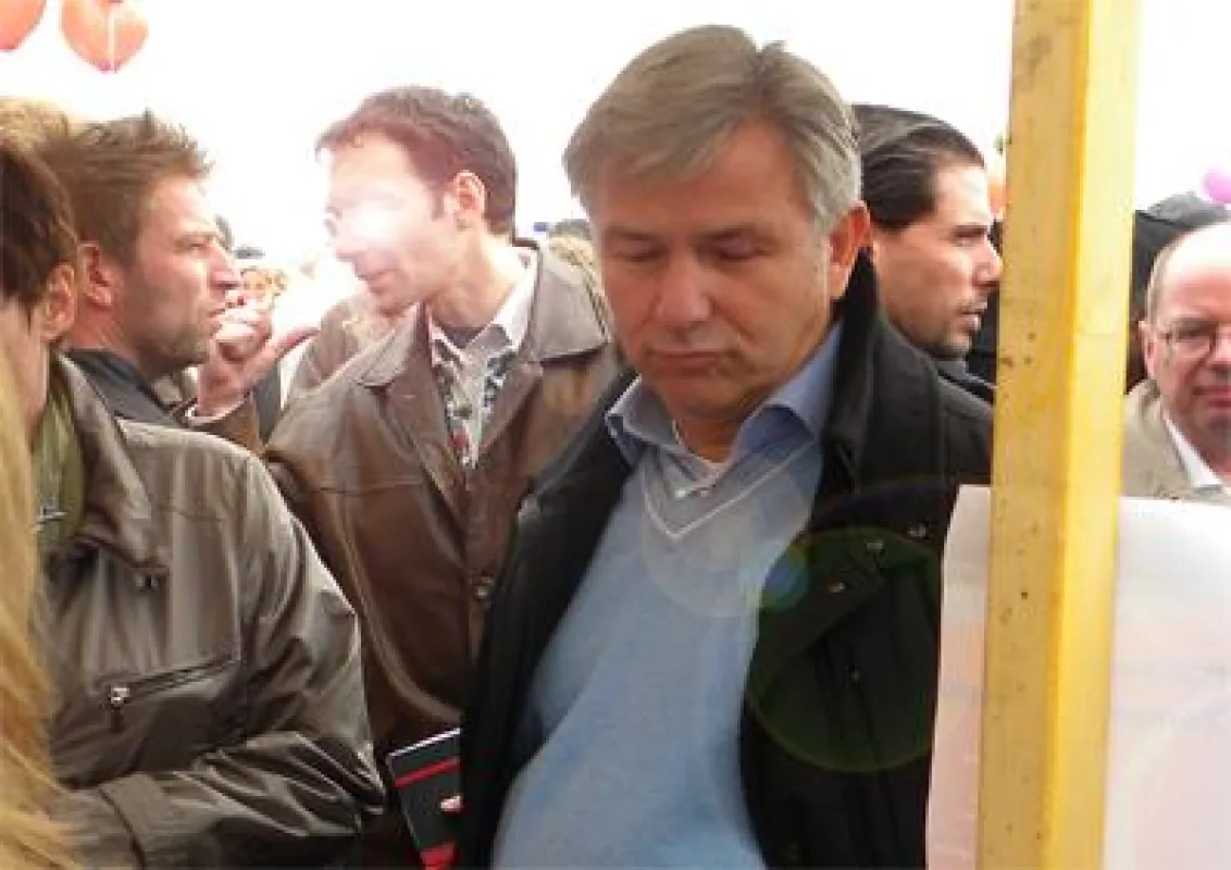 BBI und Flugrouten - Droht Wowereit ein Stuttgart 21 in Berlin?