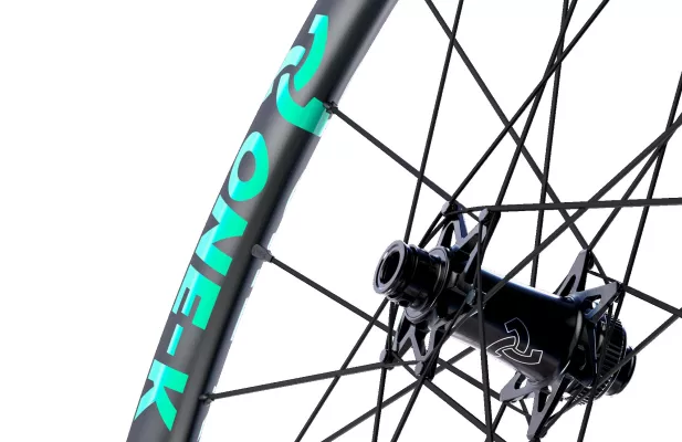 Neues Verfahren ermöglicht leichte Fahrradspeichen aus Faserkunststoffverbund Bild: Neues Verfahren ermöglicht leichte Fahrradspeichen aus Faserkunststoffverbund