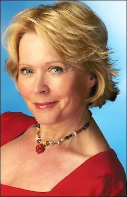 Bild: Ulrike Neradt auf Spurensuche in Martinsthal - Die Salongesellschaft lädt zur Benefiz-Veranstaltung für die Alte Kulturkirche