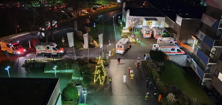 Bild: Erfolgreiche Evakuierung des Krankenhauses Porz am Rhein in Köln