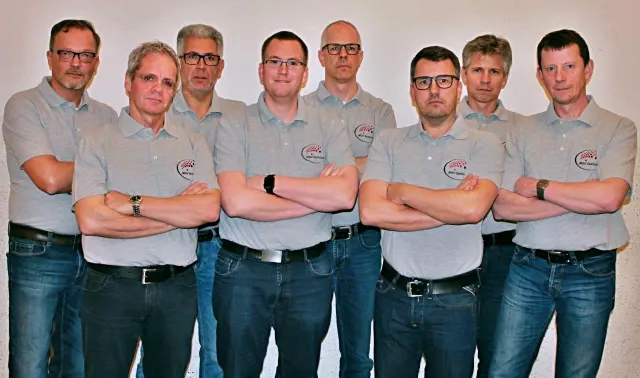 Bild: Singende Männer wollen bauen statt spülen!