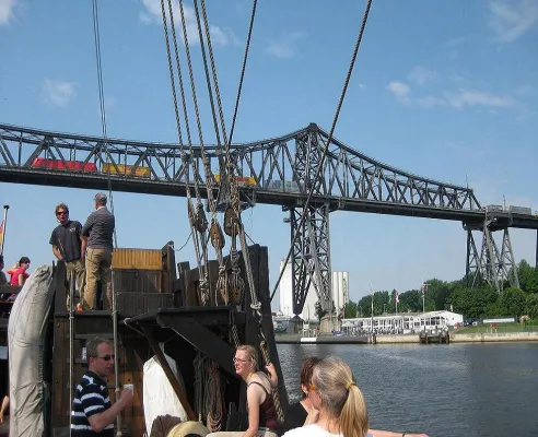 Bild: Nord-Ostsee-Kanalfahrt für Kurzentschlossene - Hansekogge zurück vom Nordseetörn (Koggetreffen Bremerhaven)