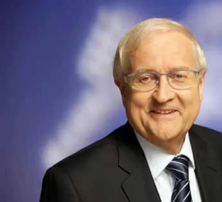 Bild: Bundeswirtschaftsminister Rainer Brüderle (FDP): „Verkehrswege sind Schlüsselfaktoren für unseren Wohlstand”