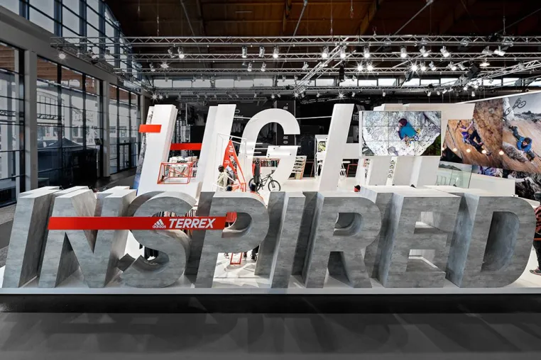 Bild: Dart inszeniert neue OutDoor-Bühne für adidas TERREX