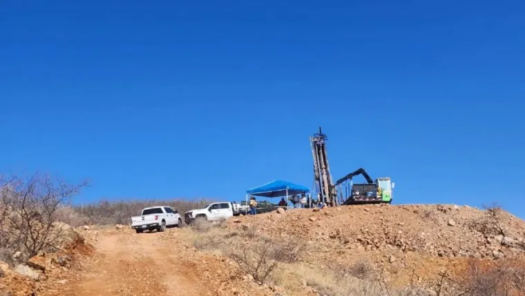 Bild: Aztec Minerals meldet hochgradiges Gold und Silber - Tombstone liefert!