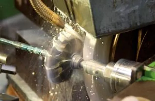 Bild: Rhenus Lub erfüllt mit neuem borfreien Kühlschmierstoff schon heute die 30. ATP