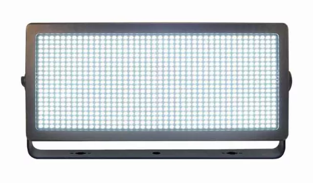 Bild: GEMCO investiert in LED-Washlights, Akku-Lautsprecher und Schwerlaststative